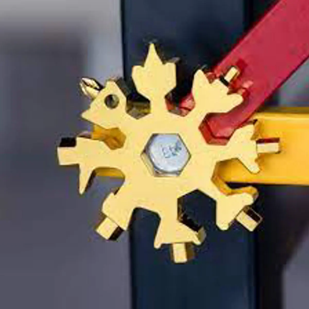 Picture of Amenitee 18-in-1 Snowflake Multi-Tool - Easy N Genius - Saker 18-in-1 Stainless Steel Snowflakes Multi-Tool (Standard, Stainless Steel)