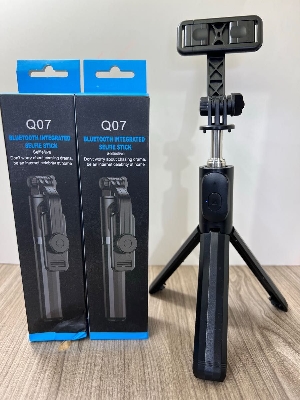 Picture of Q07 Bluetooth Selfie Stick Tripod (Without LED) - Black