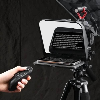 Picture of ULANZI RT02 Universal Teleprompter for Camera, Tablet, Smartphone with Remote Control - Black