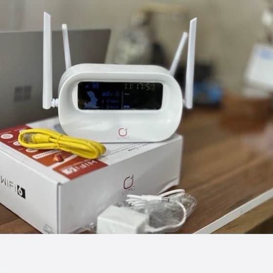 Picture of Vemo 4G router + smart display Global Bands |  Available external antennas |  Type-C& DC Charging  Plug & Play with Fast Mobile Network Everywhere(3 years replacement warranty ) - White