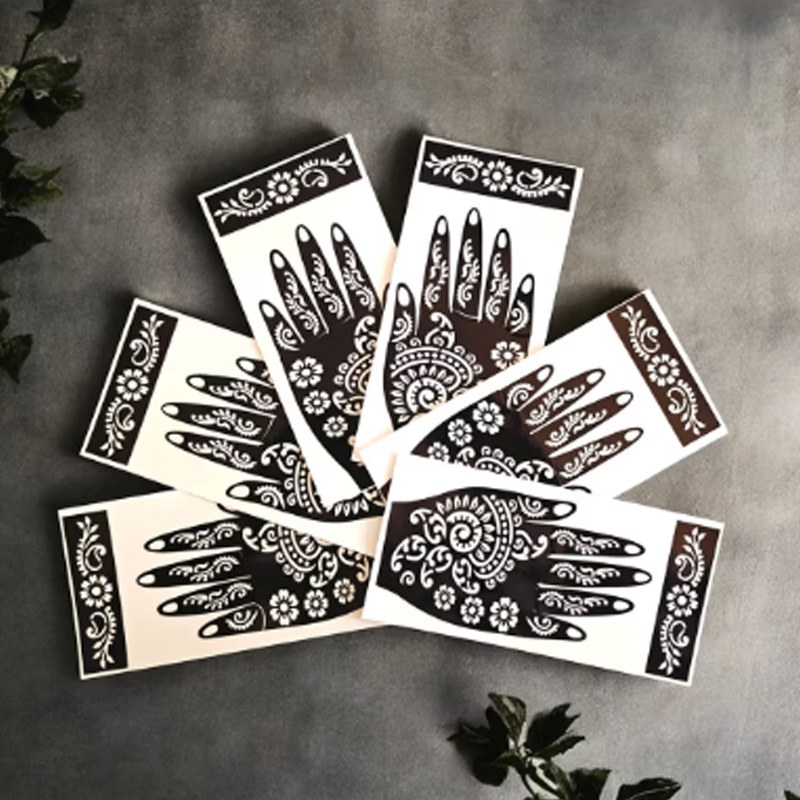 Picture of Natural Oak Cricket Stumps Set - Brown