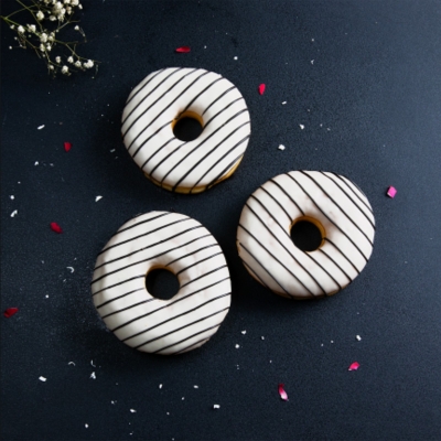 Picture of Donut Black Chocolate& White zig