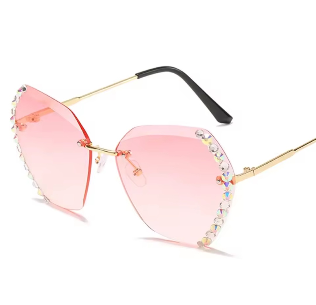 Picture of Fashion Oversized Rimless Sunglasses Women Famous Luxury Brand Design  Diamond Square Sun Glasses For Female