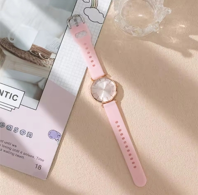 Picture of Fashion Simple Diamond Ladies Quartz Watches Silicone Strap Dress Watch Gifts Wristwatches