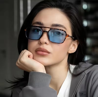 Picture of Vintage Metal Frame Square Sunglasses For Women Men Brand Black Rectangle Cool Sunglasses Polygon Sun Glasses for Male Female ﻿