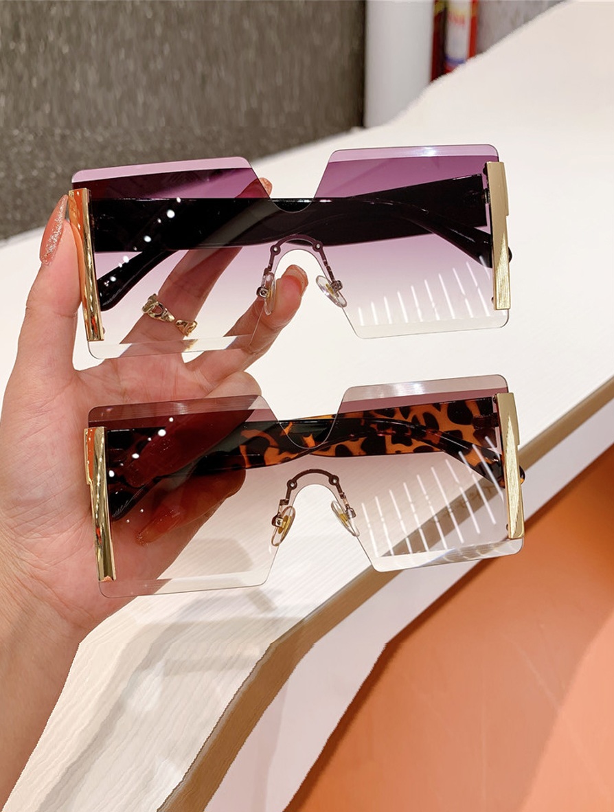 Picture of Oversized Rimless Sun Glasses Vintage Gradient Tea Cool Sunglasses Ladies Uitravioler-proof