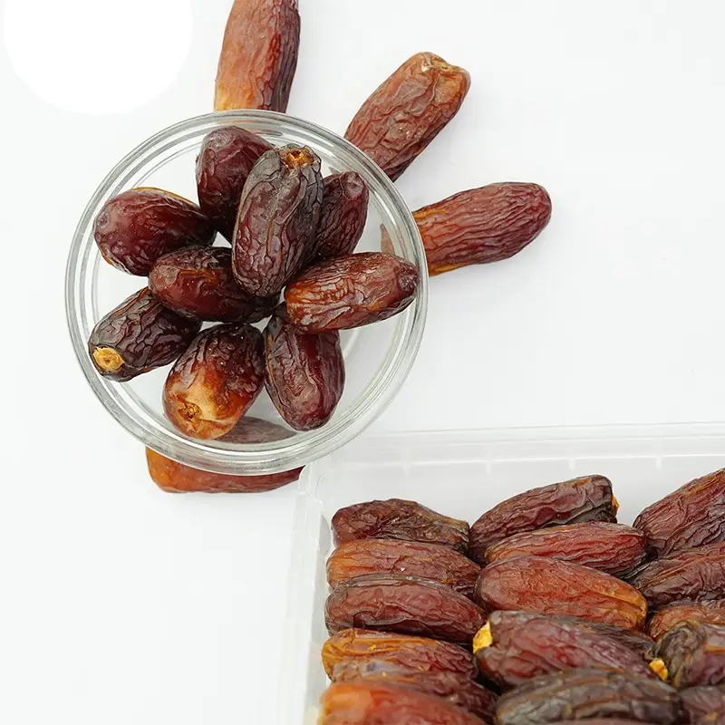Picture of Buy 3 kg Medjool Dates and get 1 kg Deshi Amon Dhaner Muri (worth BDT 200) with Free Delivery.