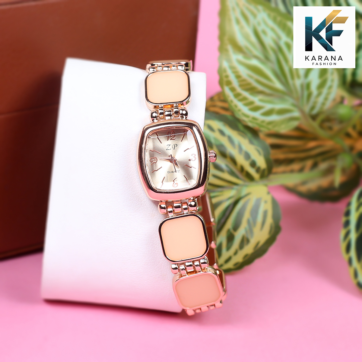 Picture of Fashionable new stylish Stainless Steel and diamond cut stone Chain analogue dial premium watch for ladies