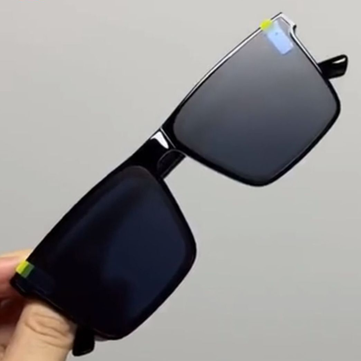 Picture of New Trendy Look Famous Very Stylish Black Sunglass for Men( Black )