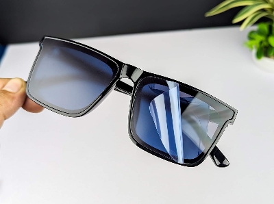Picture of New Trendy Look Famous Very Stylish Black Sunglass for Men( Black )