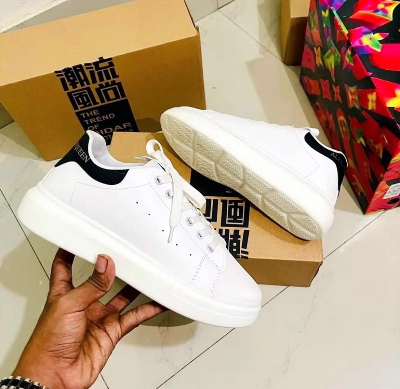 Picture of Fashionable Exclusive Sneakers Converse for Men - White