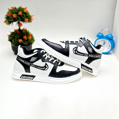 Picture of Hot Collection Stylish and Fashionable Low Top Summer and Winter Exclusive Converse Sneakers for Men - Comfortable and Suitable for All Seasons - Black