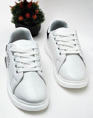 Picture of Lavish Indulgent Stylish Sneakers Summer Breathable Men's Casual Shoes Korean Style Versatile Non-Slip Sneakers Men Hollow Sneakers Deodorant Youth Shoes Men - White