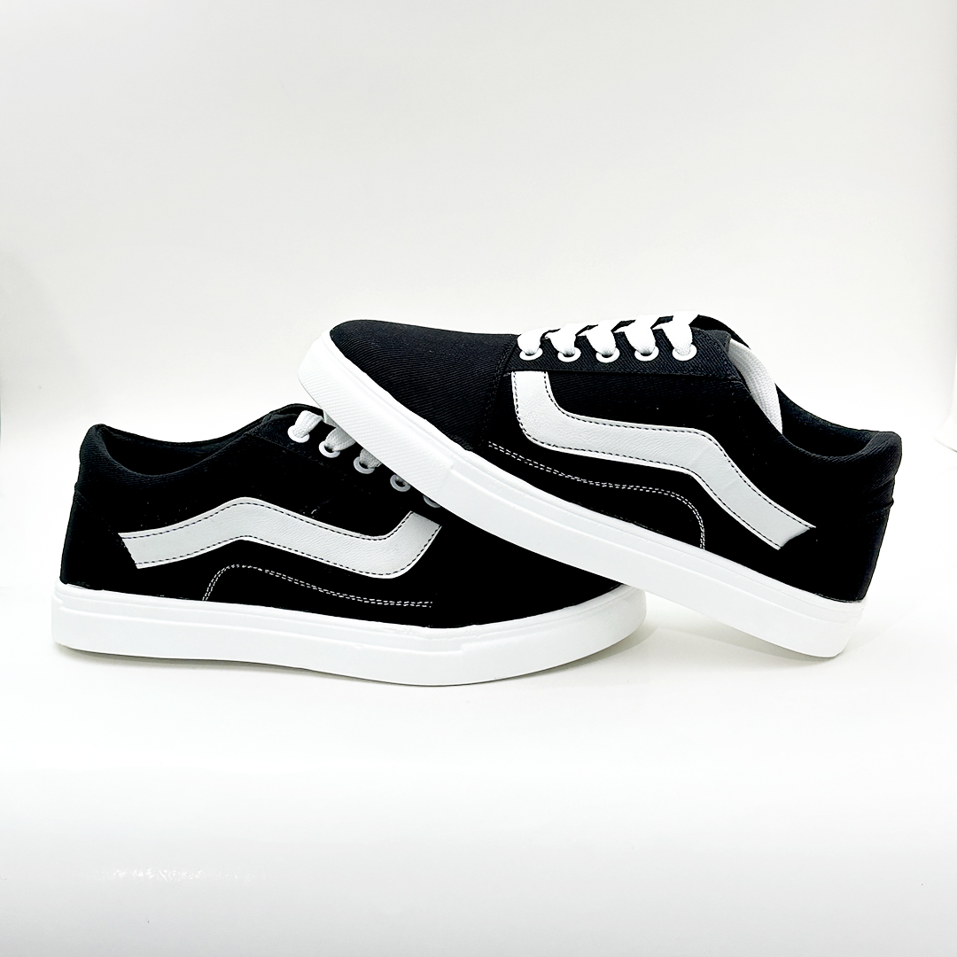 Picture of Stander Looking Stylish and Fashionable Summer and Winter Exclusive Sneakers Converse Shoes for Men - Black