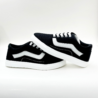 Picture of Stander Looking Stylish and Fashionable Summer and Winter Exclusive Sneakers Converse Shoes for Men - Black