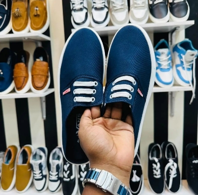 Picture of New Best Semi Slippers Canvas Shoes For Student, Female, Man Shoes Summer And Winter Heel-Free Outer Wear Closed Toe Lazy Slippers All-Matching Slippers 2024 Best Collection Of Eid - Black