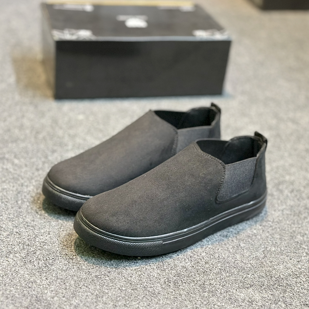 Picture of New Best classical Gym and Rauf Used  2025 Comfortable Stylish & Fashionable Sports Look, Lace Up, Slip-on & Pull-on, Light Weight - White and Black Color Combination Sneaker For Men - Perfect For Any Occasion - Black