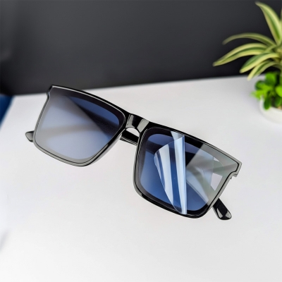 Picture of Carbon Poly  New Trendy Look Famous Very Stylish Black Sunglass for Men( Black )