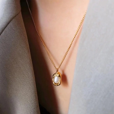 Picture of New necklace for women Stainless Steel Jewelry Single Zircon Pendant Women's Colorless Necklace( Gold )