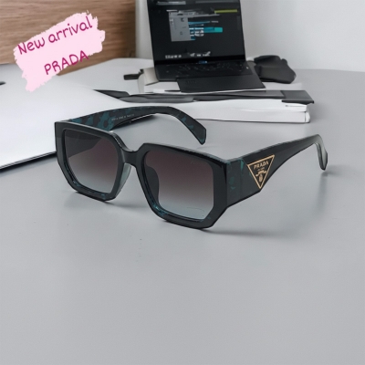 Picture of New Luxury Designer Trendy Look Very Stylish Gorgeous looking Sunglasses for Men 2024( Black )