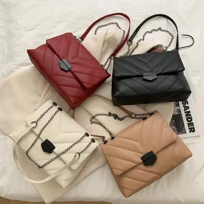 Picture of Ladies large-capacity bags fall/winter 2023 new fashion chain crossbody bag online celebrity shoulder bag.(Sand Brown)