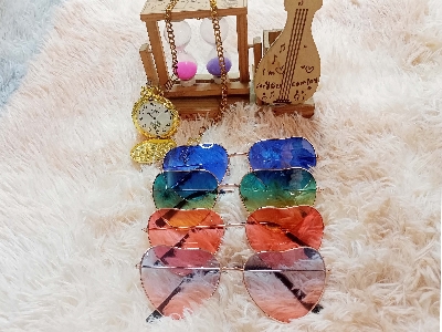 Picture of Heart shape sunglasses for smart people