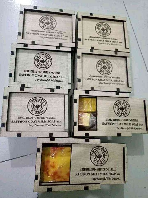 Picture of Jafran hand made goat milk soap with wooden box -100gm