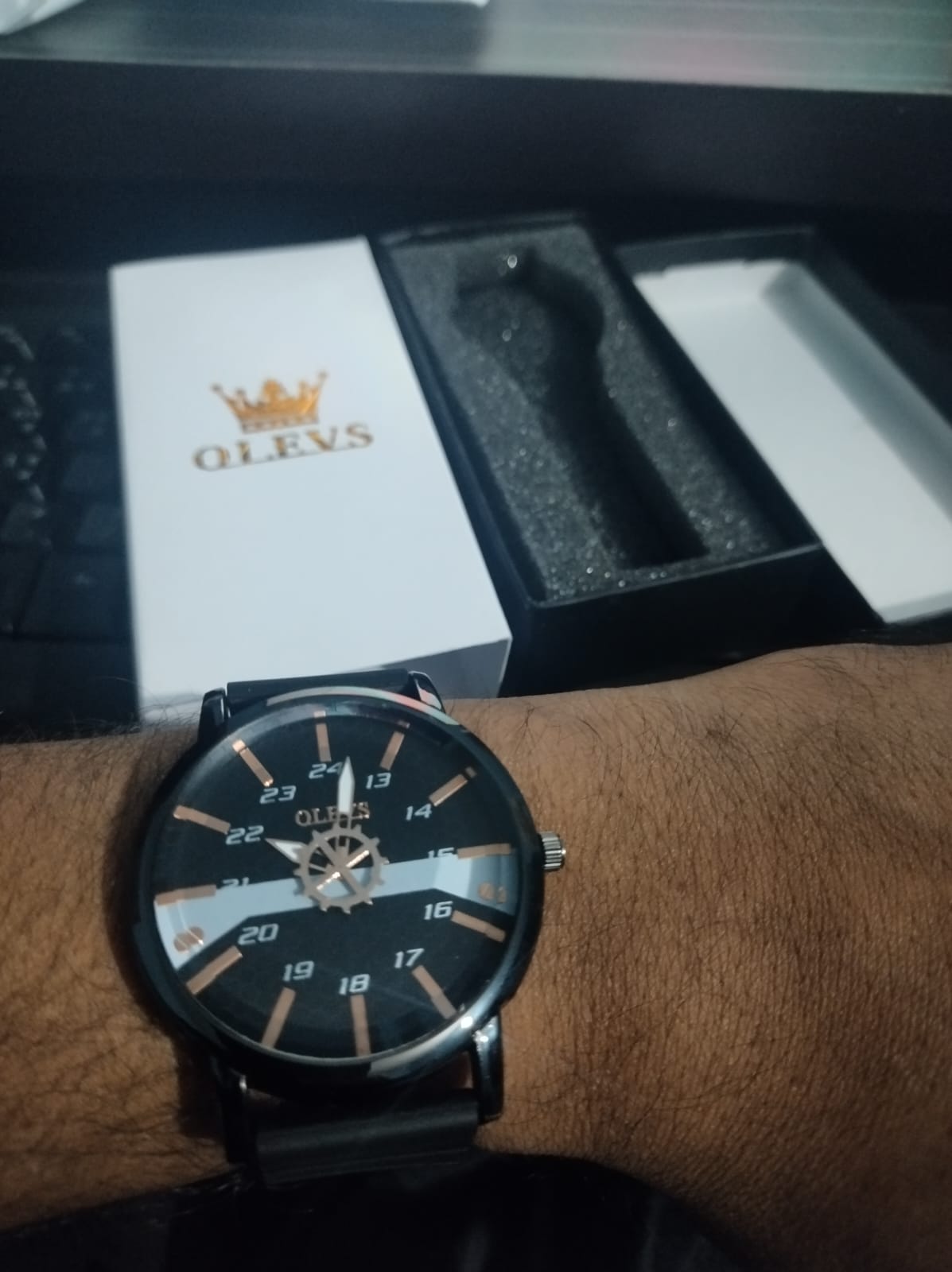 Picture of Oli-vs new luxury fashion leather belt wrist-watche for men only Halping hends BD ( Black )