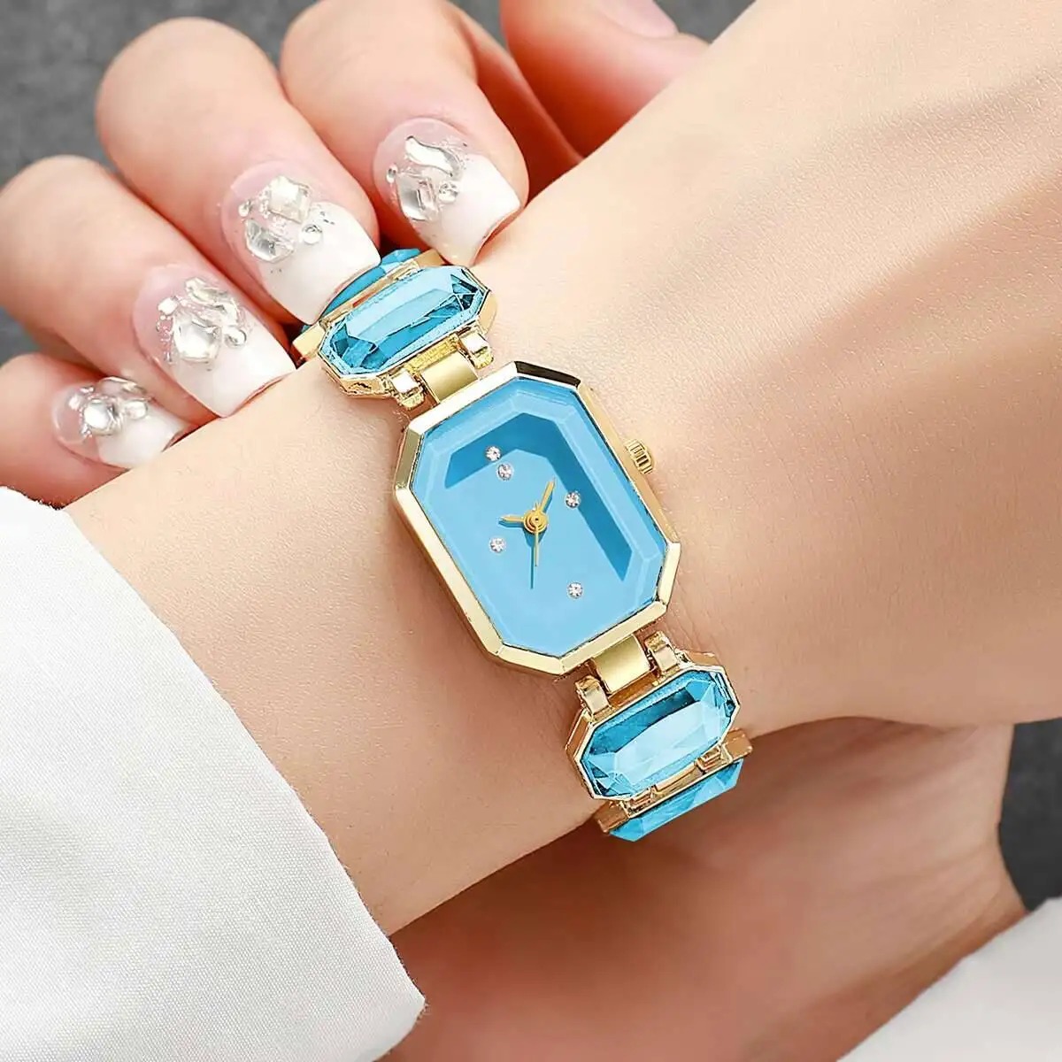 Picture of Watches for Women Analog Quartz Rhinestone Diamond Watch