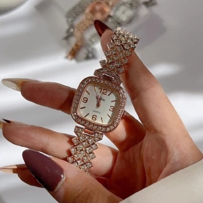 Picture of iNSPRUED BYE WOMEN'S WATCH GOLD CHAIN ​​PARTY BRANDED KOREA SMALL DIAMETER NIDAE JAM121G1 MODERN FASHION BEAUTIFUL BOX LUXURY ELEGANT CASUAL TEENAGERS GIRLS INVITES. ( Rose Gold )