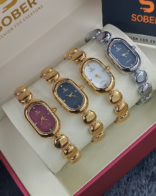 Picture of Women's Wristwatch Fashion Golden Silver Casual Quartz Bracelet Watch Niche Elegant Waterproof Hand Clock for Women