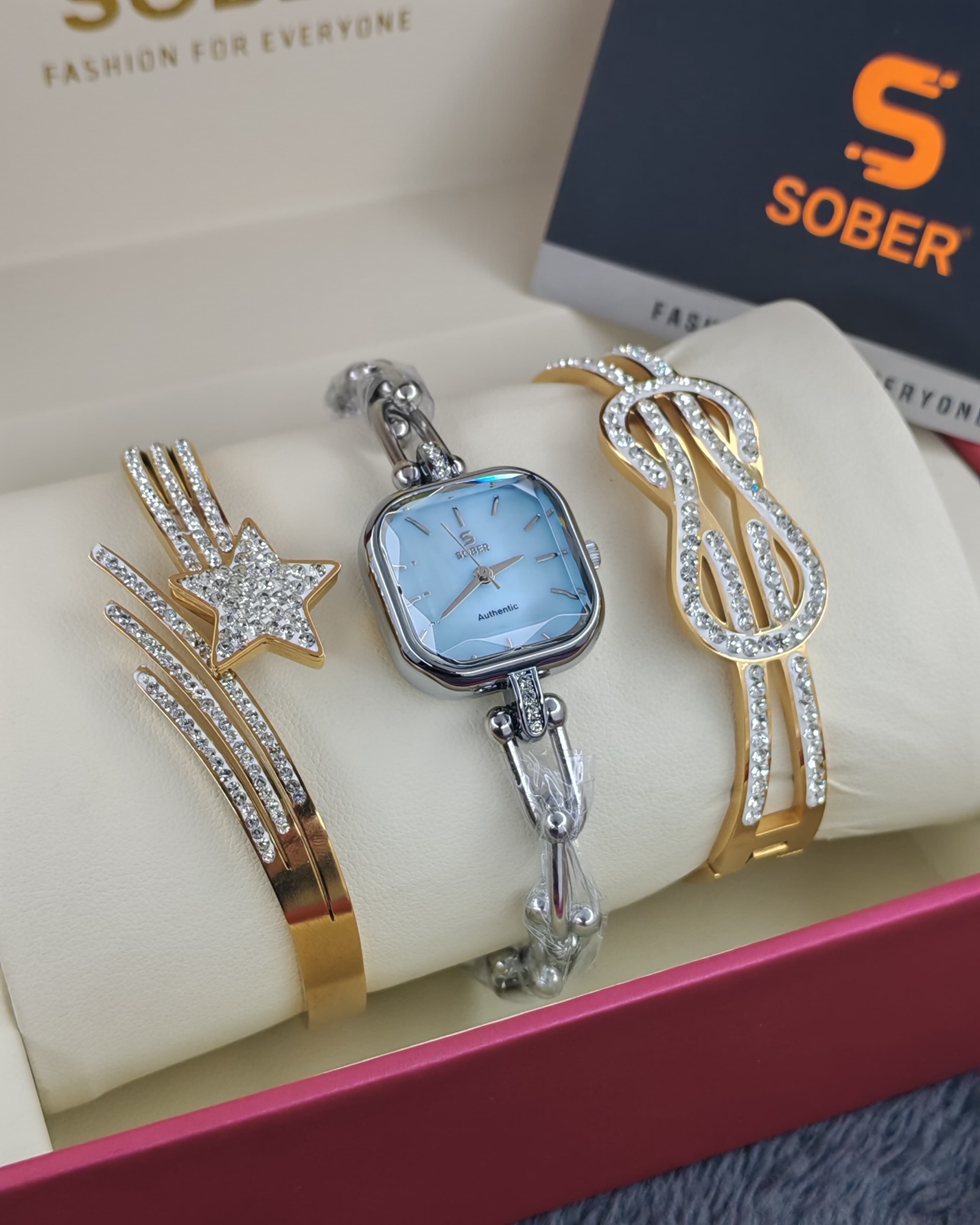 Picture of Women's Wristwatch Fashion Golden Silver Casual Quartz Bracelet Watch Niche Elegant Waterproof Hand Clock for Women