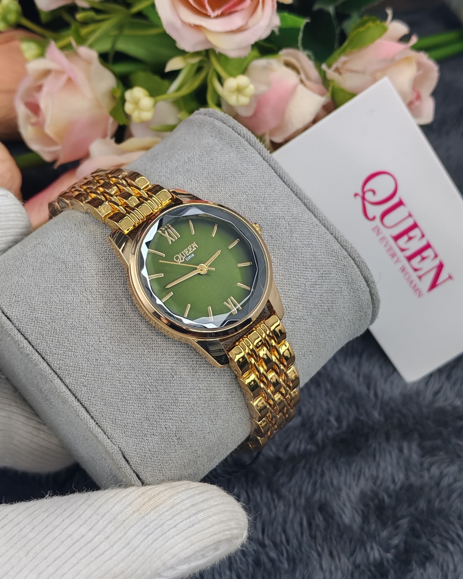 Picture of Hot Selling 2026 Fashion Women's Minimalist Square Quartz Watch Casual Sports Orange Silicone Women Gift Clock Watches