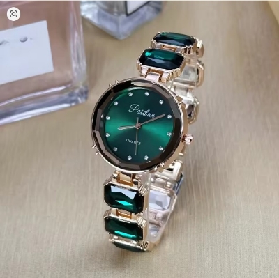 Picture of Modern women's watch with rectangular frame, elegant quartz wristwatch for women, wristwatch for girls, wristwatch for men (with box)