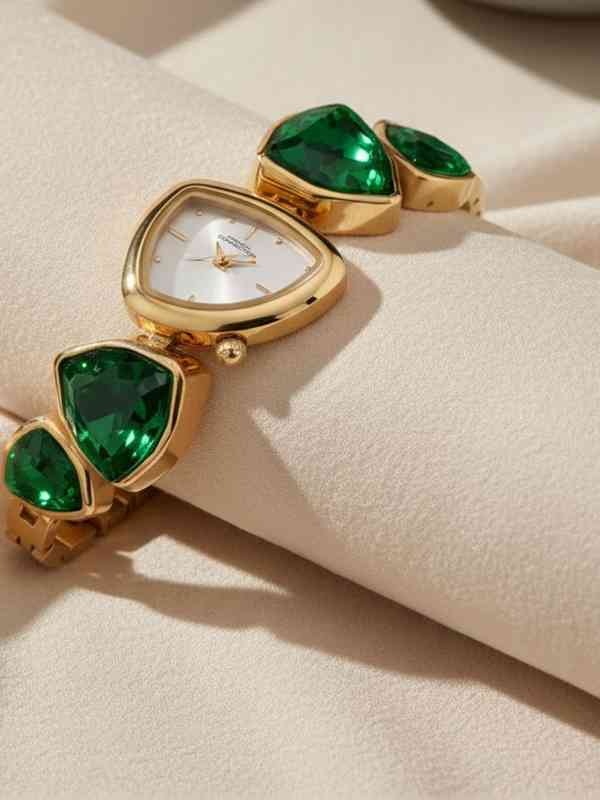 Picture of ADSBIAOYE Women's Luxury Crystal Bracelet Watch Unique Irregular Quartz Watch