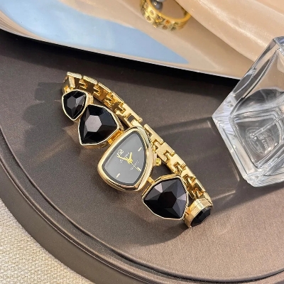 Picture of ADSBIAOYE Women's Luxury Crystal Bracelet Watch Unique Irregular Quartz Watch