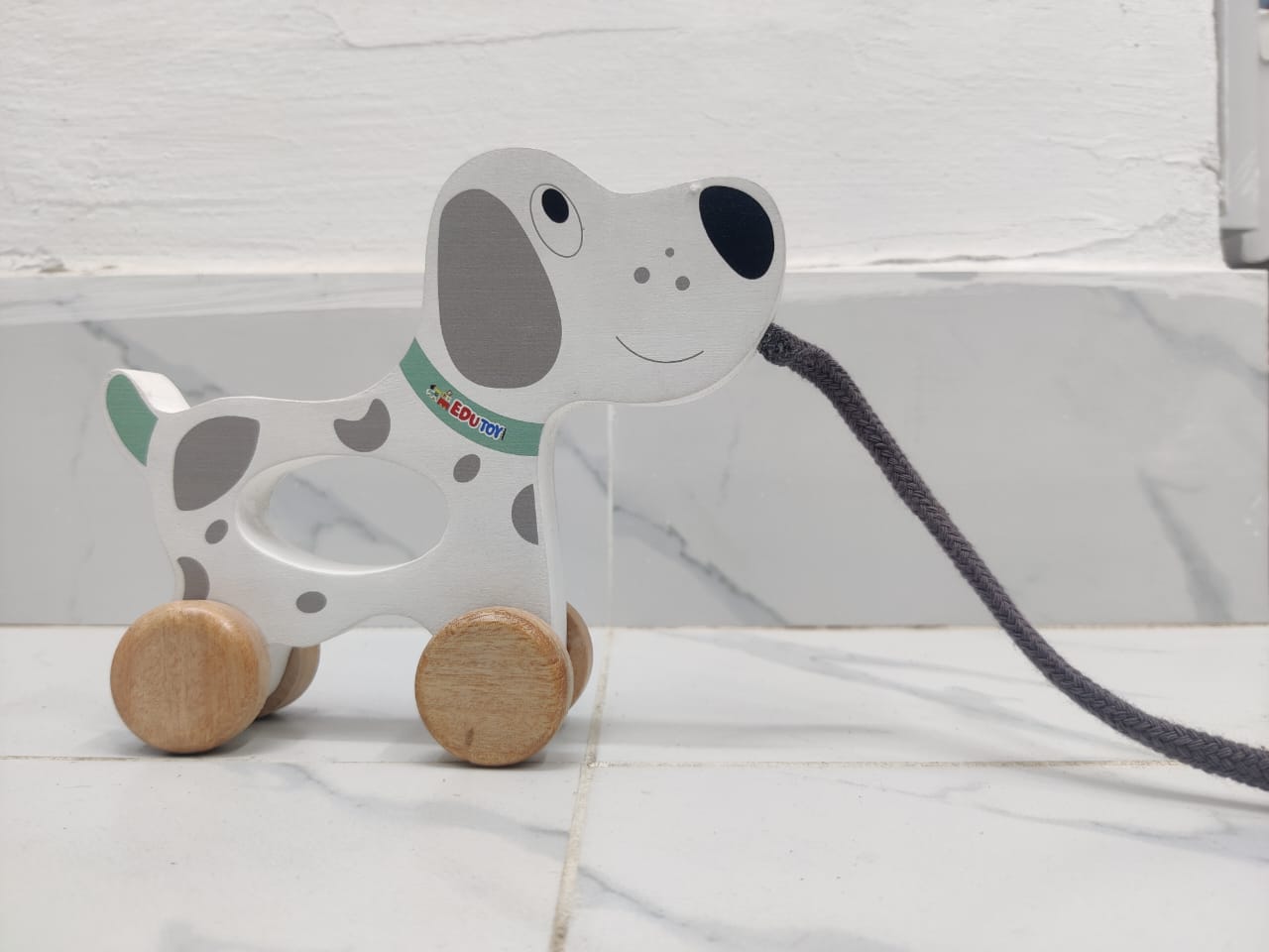 Picture of Toggi- A Wooden Pulling Dog