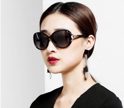 Picture of Latest Trendy Special Sunglas for Women ( Black )