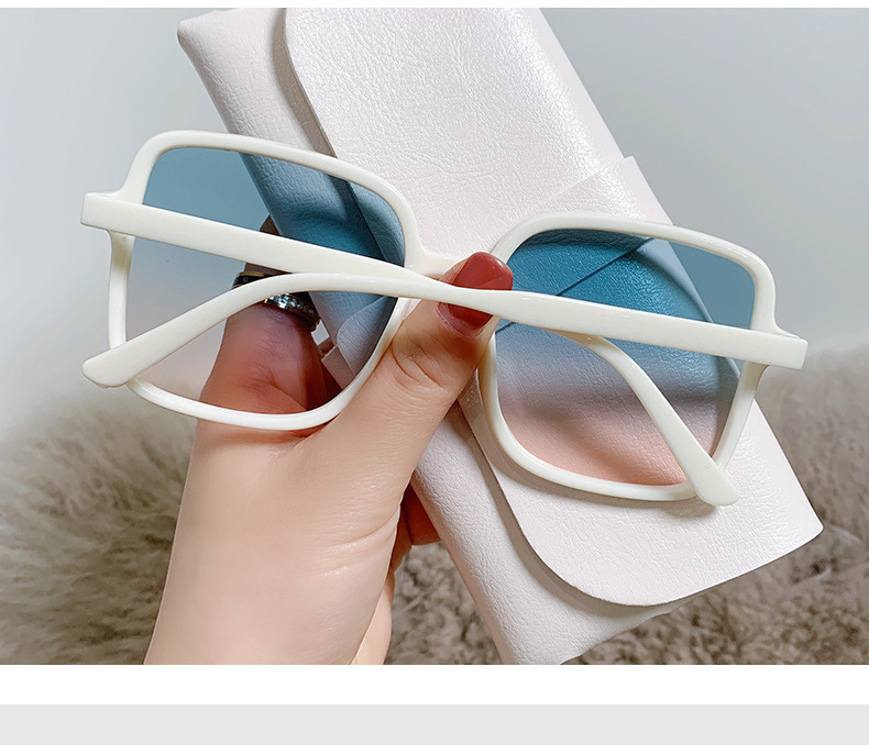 Picture of Multiplex Beautiful Stylish modern Sunglasses for Women White Color ( White )