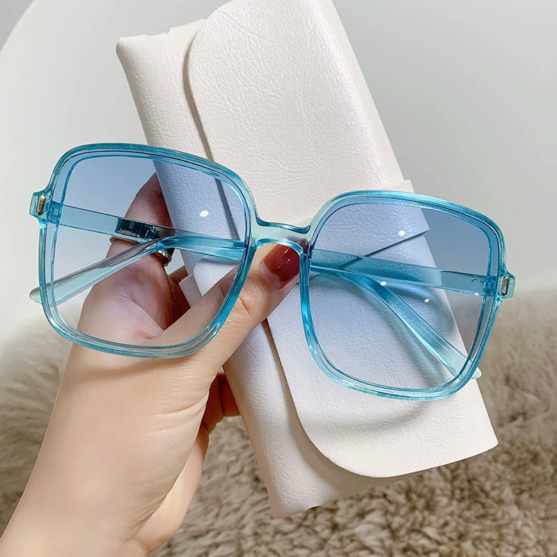 Picture of Multiplex Beautiful Stylish modern Sunglasses for Women Blue Color ( Blue )