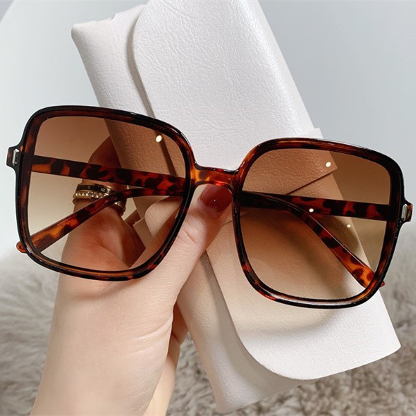 Picture of Multiplex Beautiful Stylish modern Sunglasses for Women Leopard/Taiger Color- Leopard (Taiger)