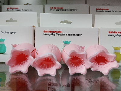 Picture of Anti-Scratch Cat Shoes for Cats Only, Adjustable Cat Feet Claw Covers Prickly Anti-Off Shoes, Cat Grooming Supplies Silicone Cat Paw Protector Boots for Bathing Shaving Checking Treatment