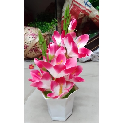 Picture of Atificial plastic plant - Flower