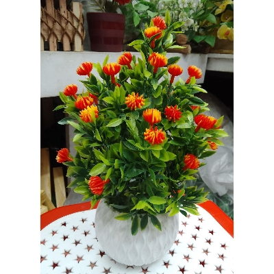 Picture of artificial flowers plan with tob