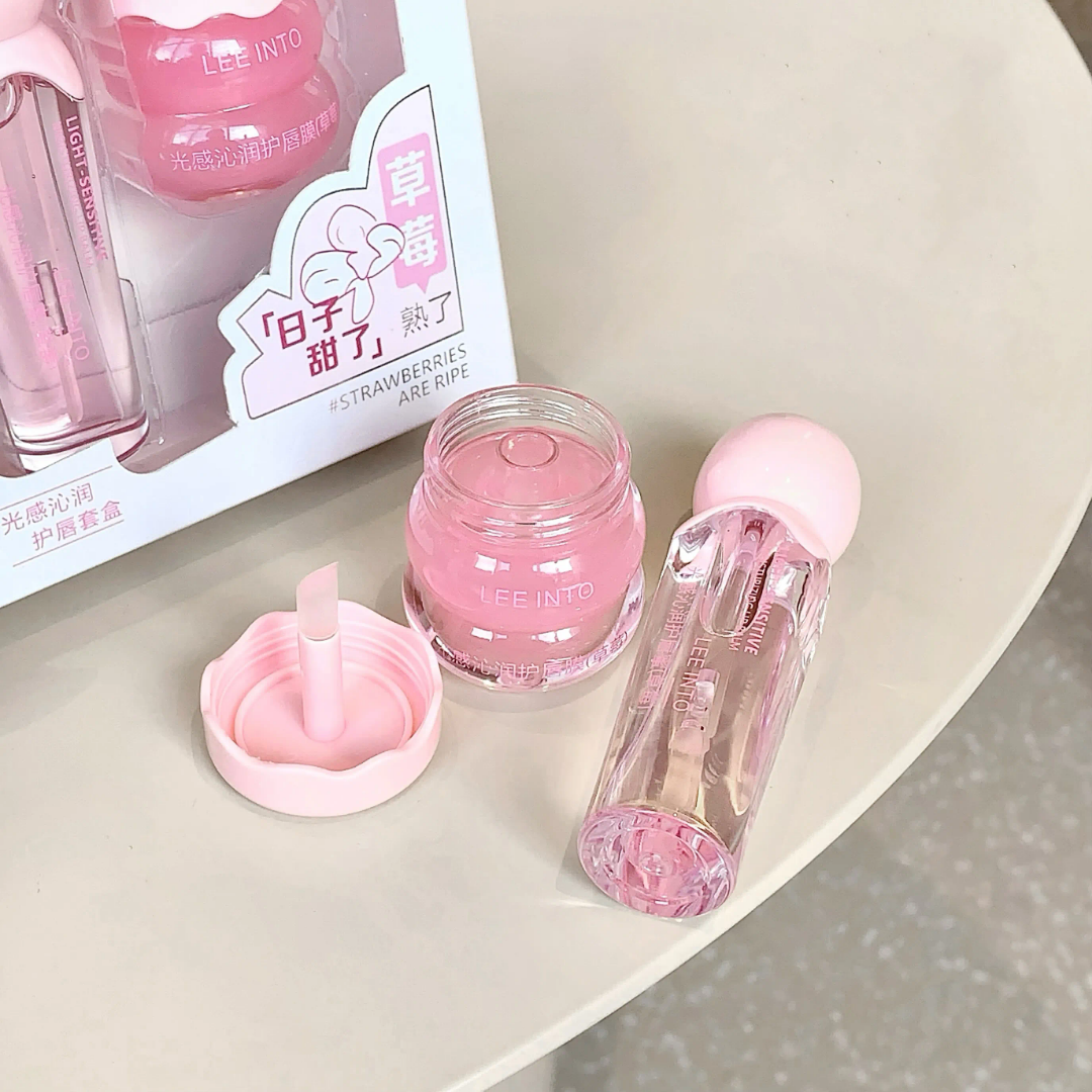 Picture of LEE INTO Light Perception Moist Lip Protector Box – Strawberry