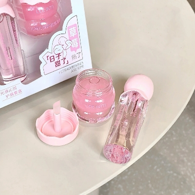 Picture of LEE INTO Light Perception Moist Lip Protector Box – Strawberry