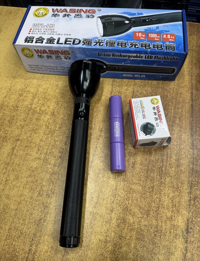 Picture of WASING WFL-H3 Rechargeable LED Flashlight with 3-light-mode Designed with Over-charging & Over-releasing Protector, Rain-proof, Water resistant - 1 Piece ( Black )