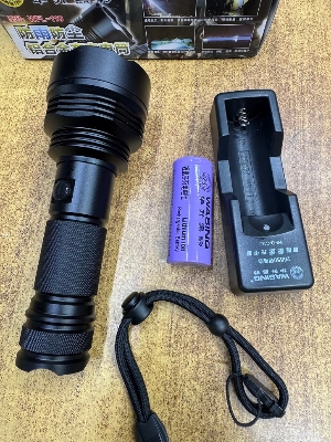 Picture of WASING WFL-110 Rechargeable LED Flashlight / Torch Light with High Capacity Lithium-ion Battery - 1 Piece ( Black )