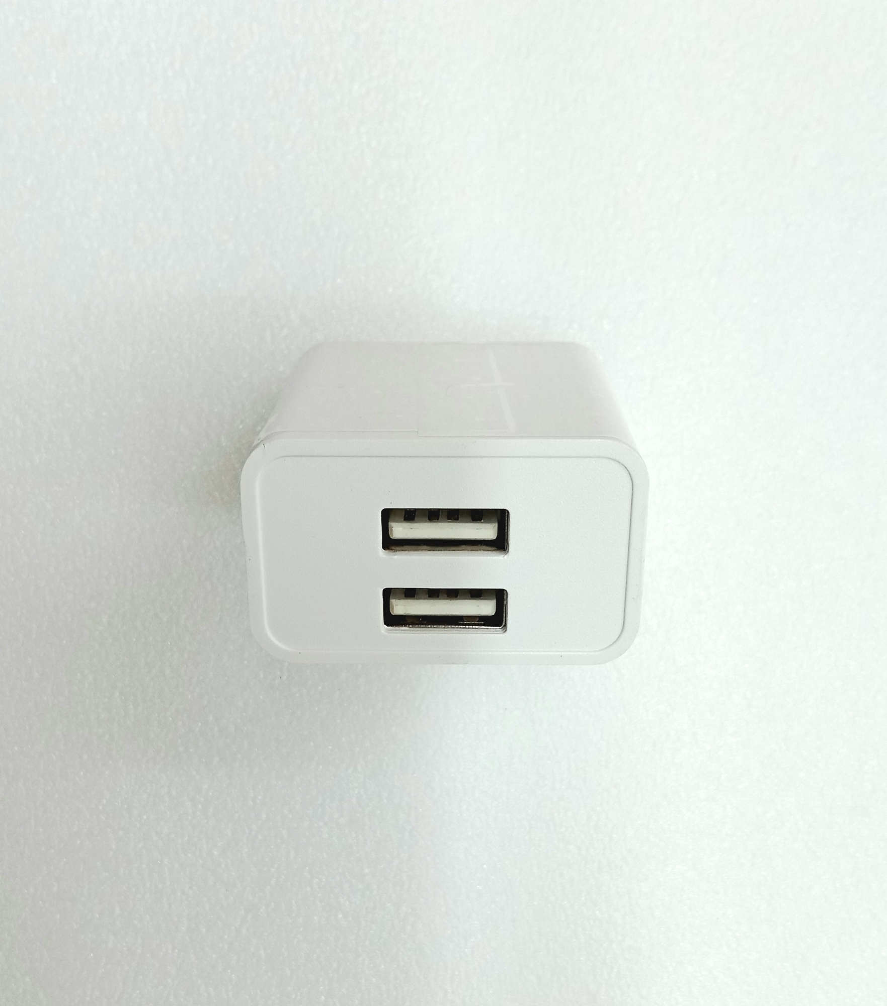 Picture of Portable 2 Ports 5V 2A Output USB Wall/Travel Adapter Mobile Phone Charging Station - 1 Piece ( White )