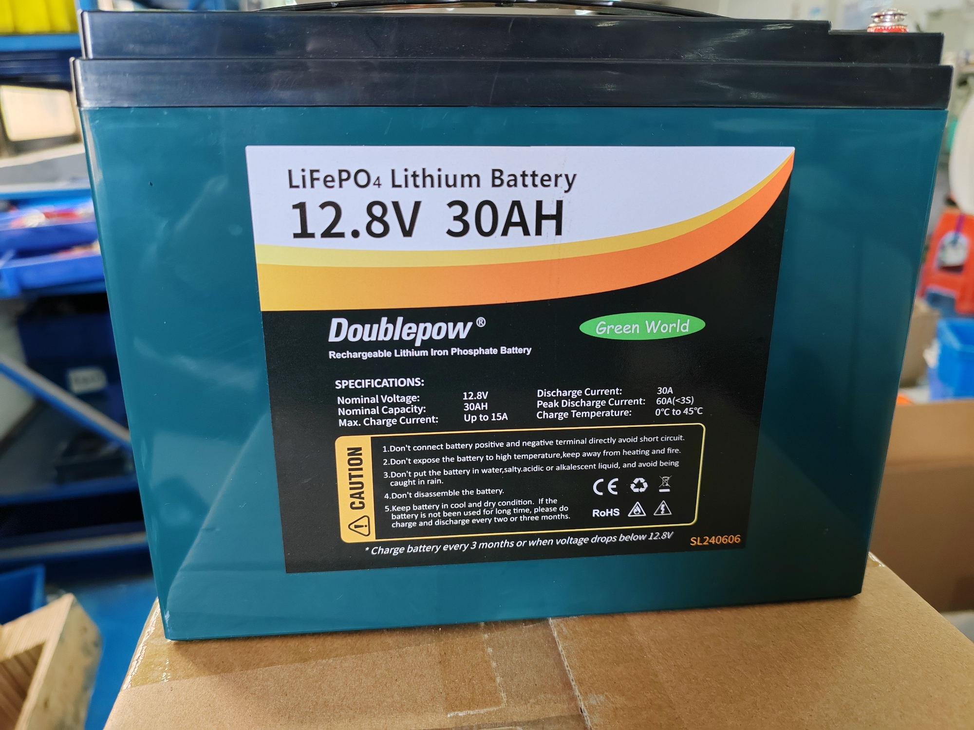 Picture of Doublepow 12V 30Ah Lithium Iron Phosphate LiFePO4 Battery 30Ah LFP For Golf Carts, UPS, Forklift, Energy Storage, Power Tools, Solar Panel(75-125W) (If used in a Solar system, a controller is required) 12.8V LFP - 1 Piece ( Green )